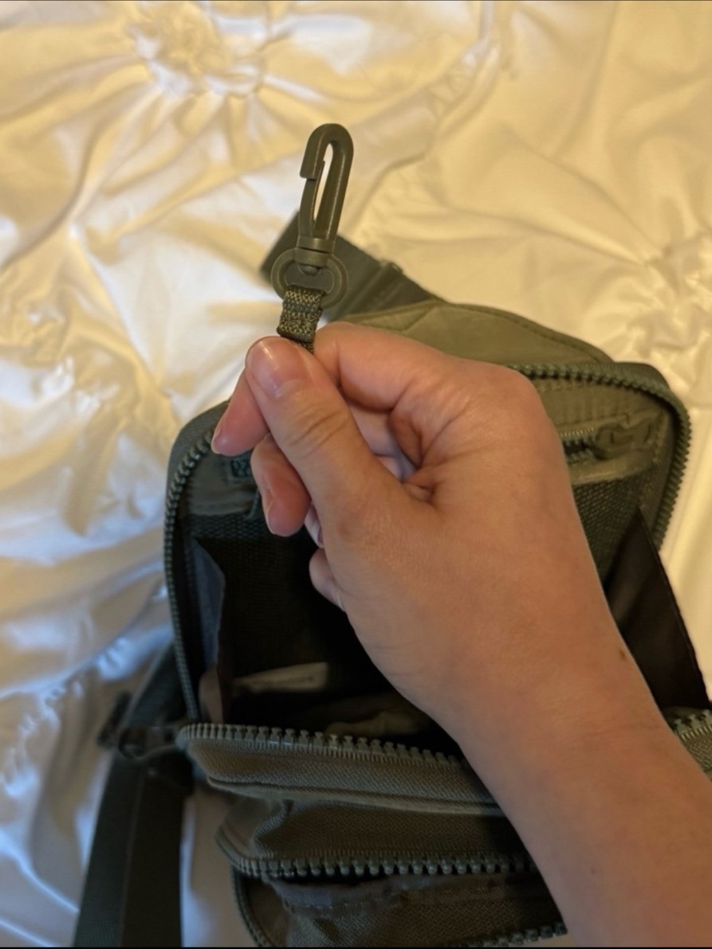 BEIS THE SPORT SLING IN OLIVE - Picture 14 of 14